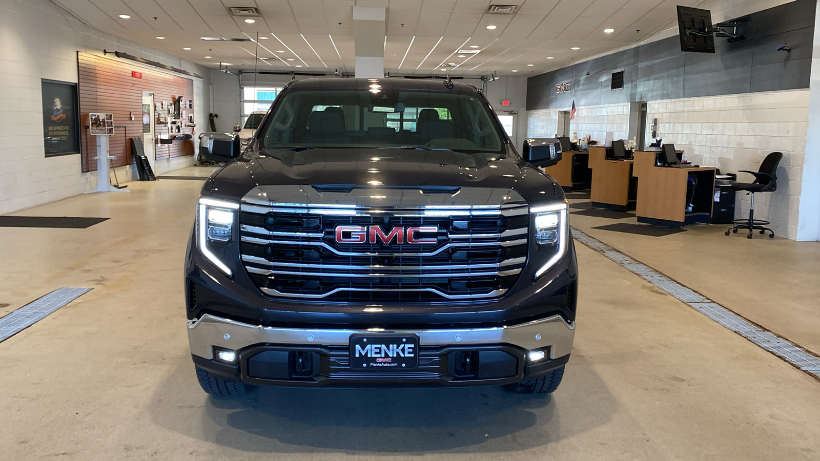 2024 GMC Sierra 1500 SLT 3