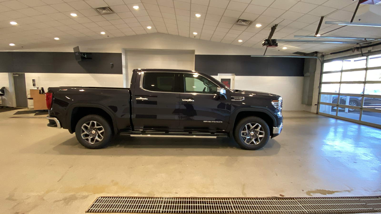 2024 GMC Sierra 1500 SLT 5