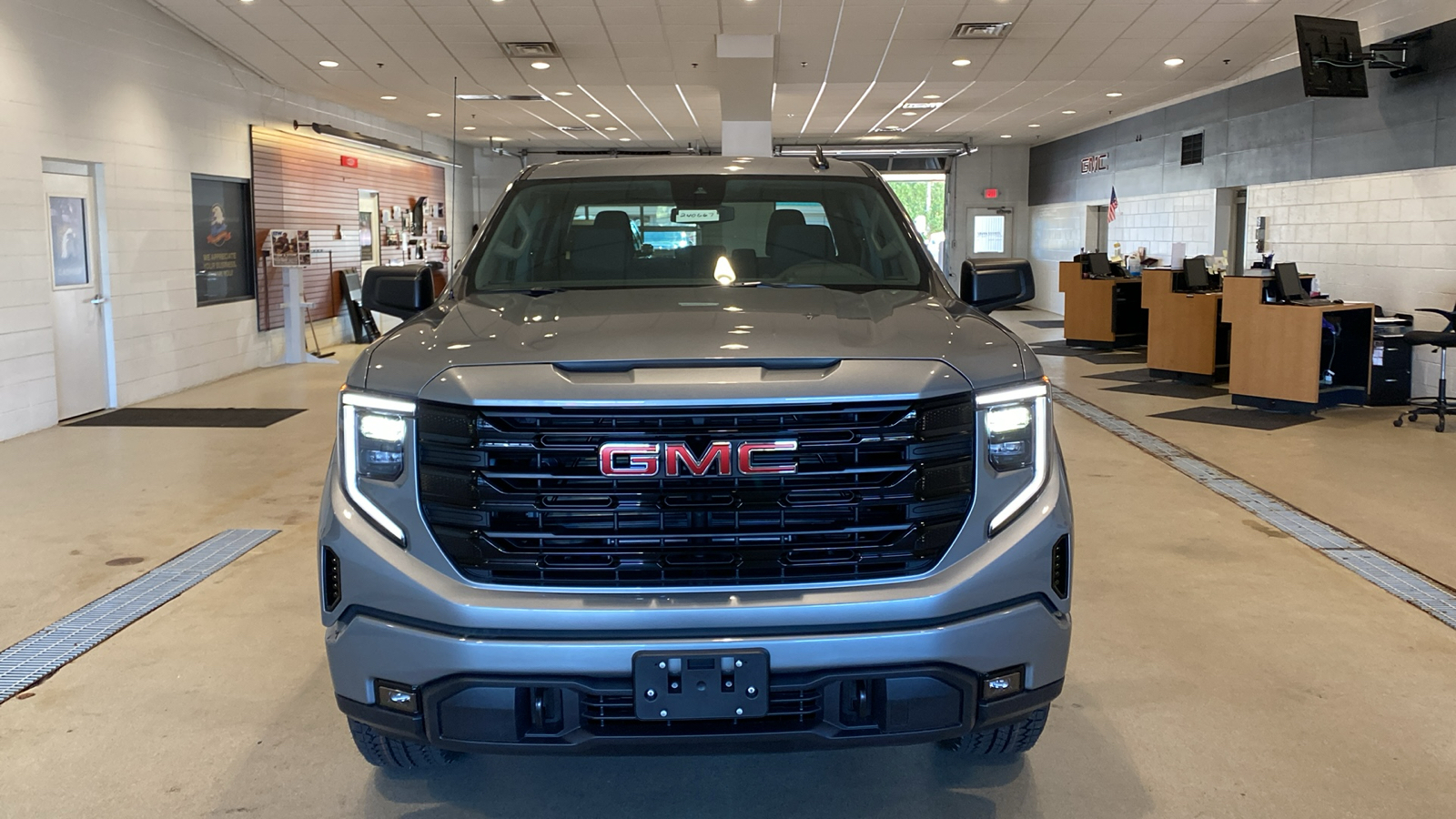 2024 GMC Sierra 1500 Elevation 3