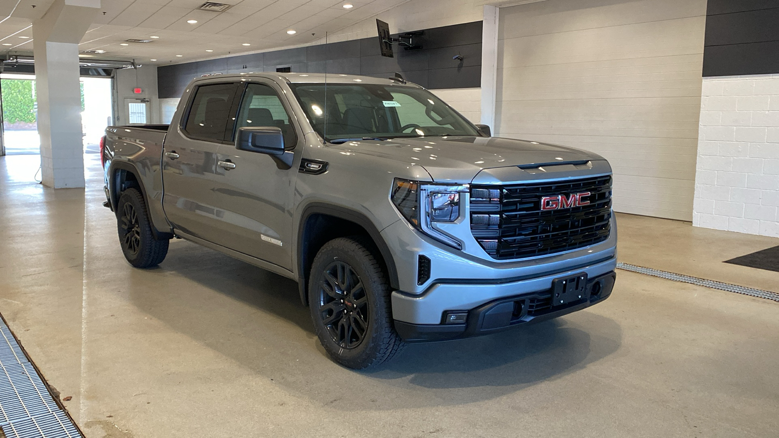 2024 GMC Sierra 1500 Elevation 4