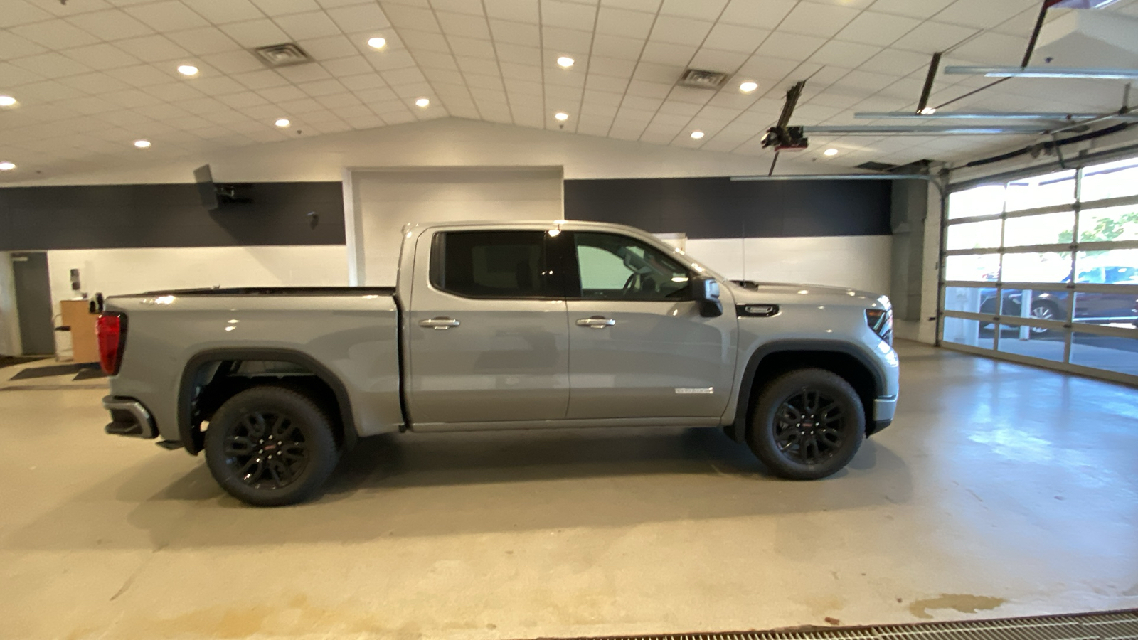 2024 GMC Sierra 1500 Elevation 5