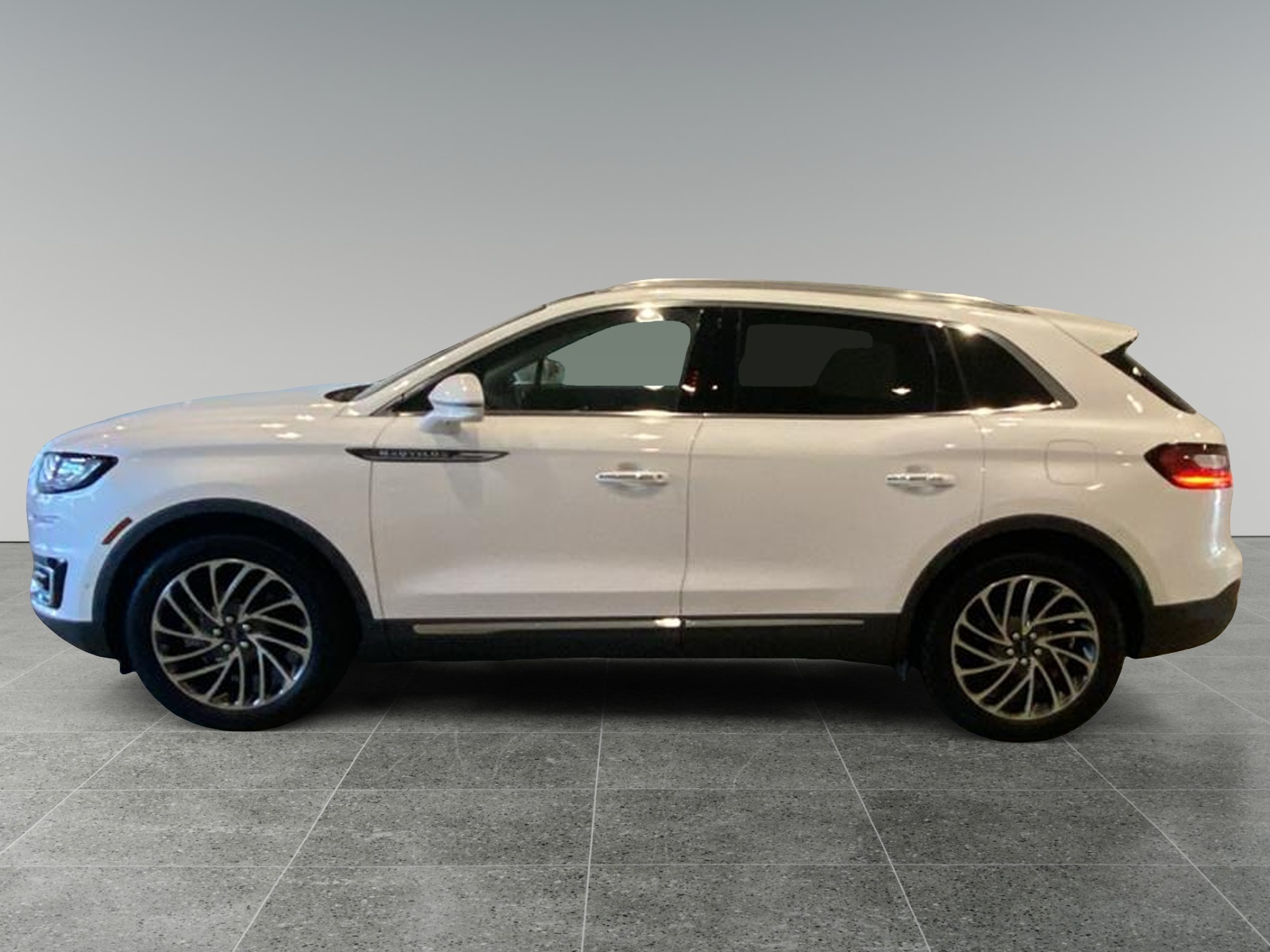 2019 Lincoln Nautilus Reserve 1