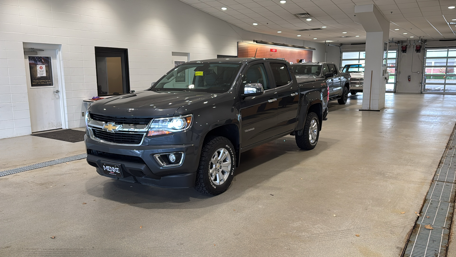 2017 Chevrolet Colorado LT 2