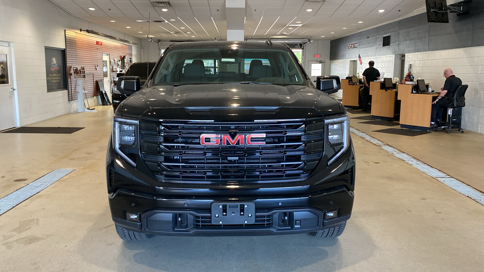 2024 GMC Sierra 1500 Elevation 3