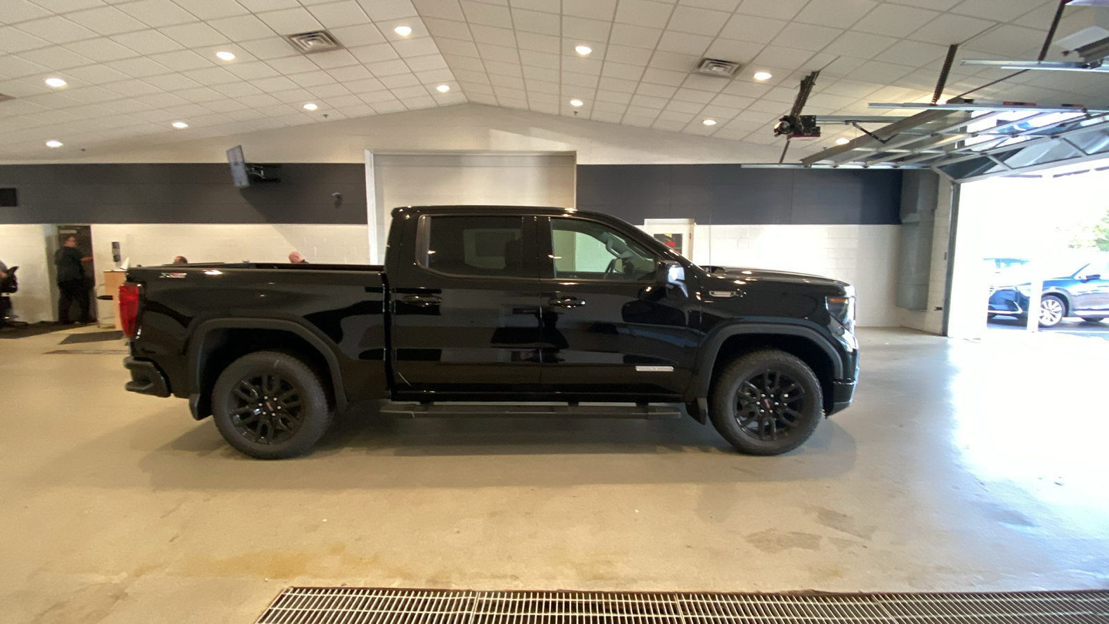 2024 GMC Sierra 1500 Elevation 5