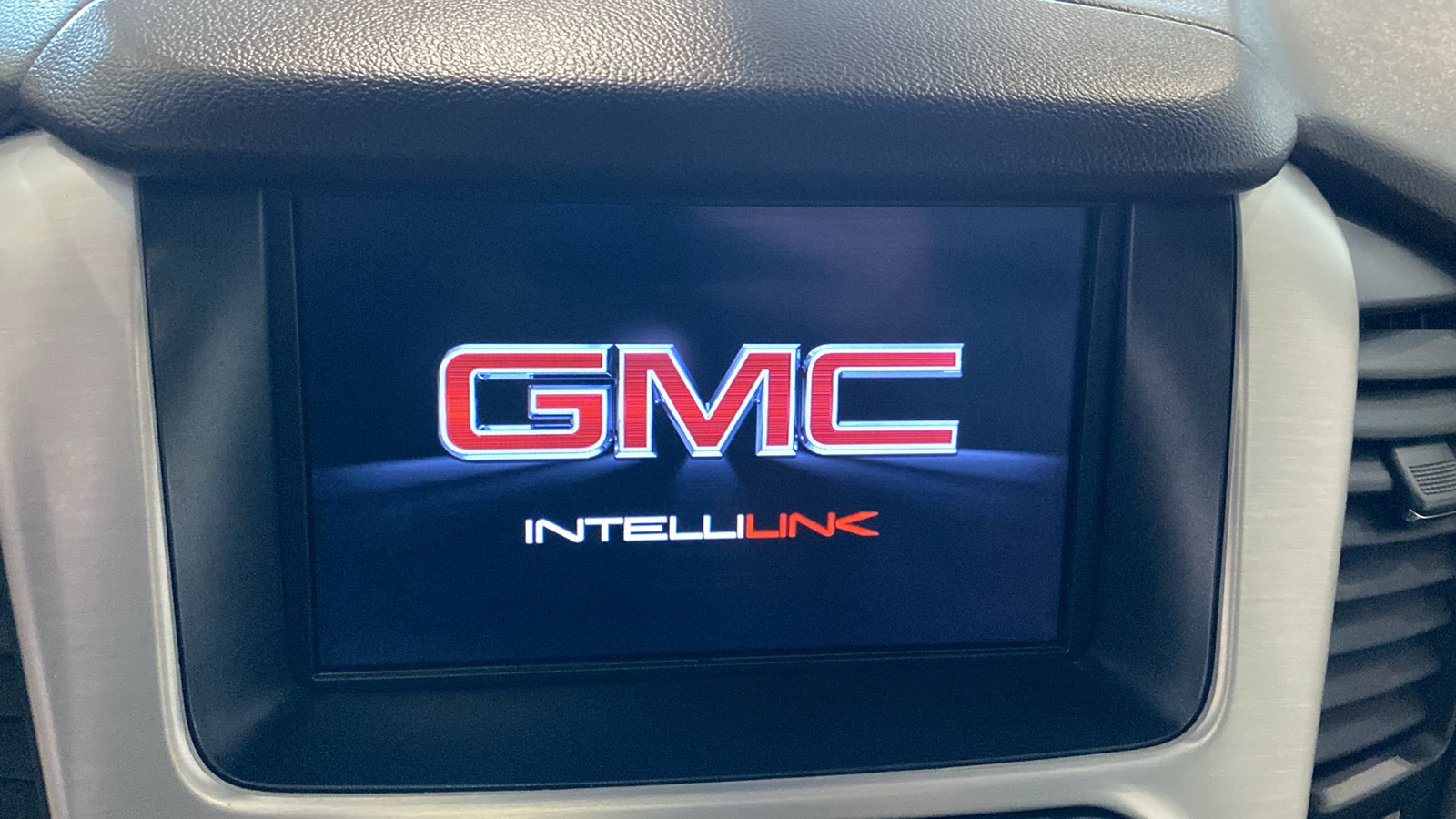 2017 GMC Yukon SLT 29