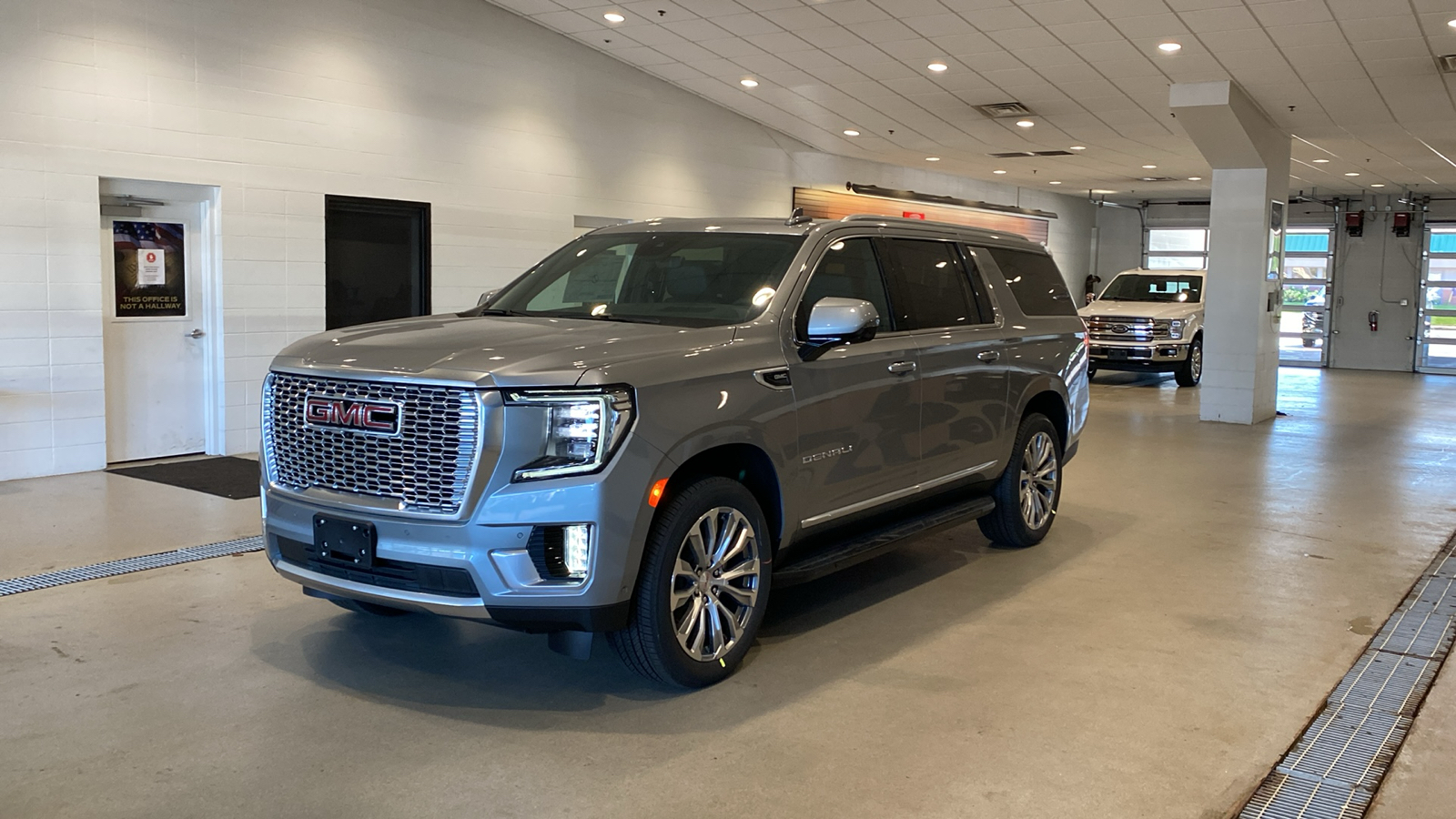 2024 GMC Yukon XL Denali 2