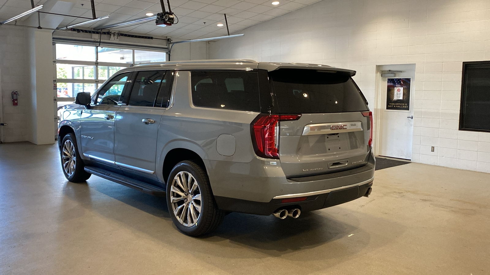 2024 GMC Yukon XL Denali 8