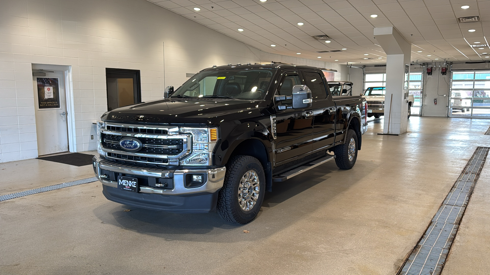 2020 Ford F-350SD Lariat 2