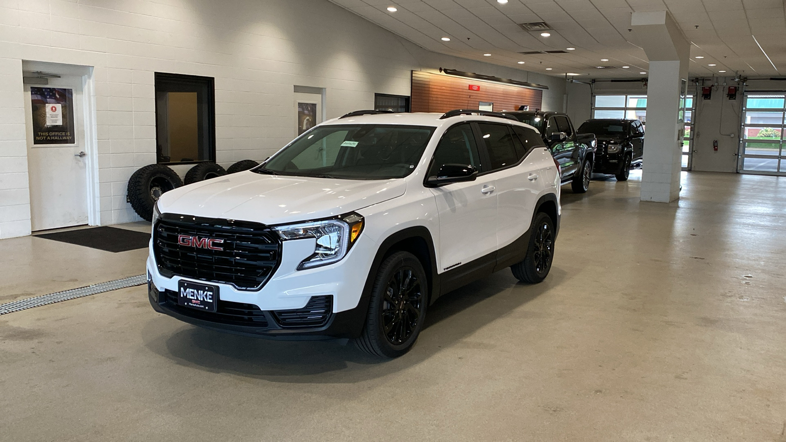 2024 GMC Terrain SLE 2