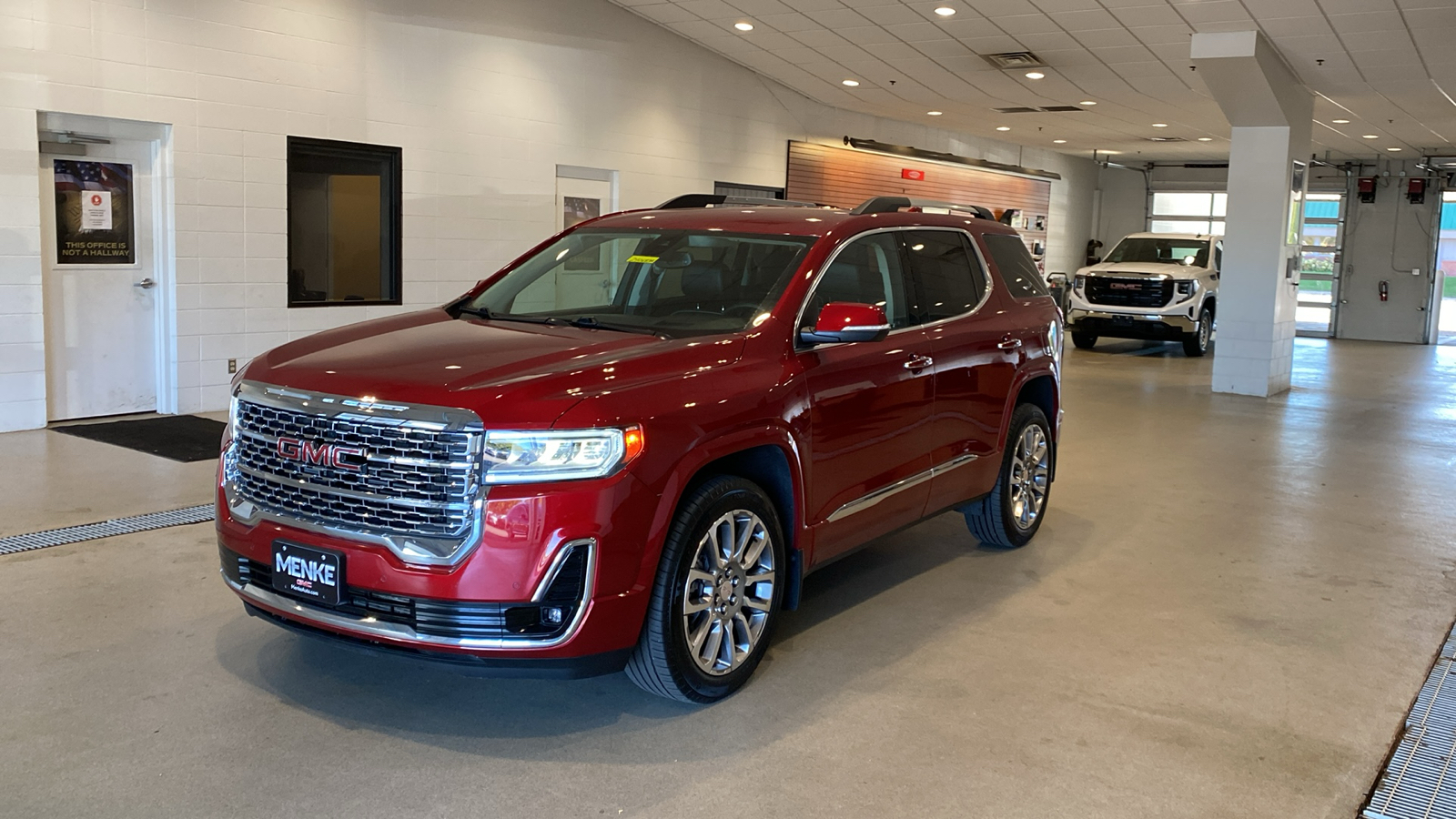 2023 GMC Acadia Denali 2