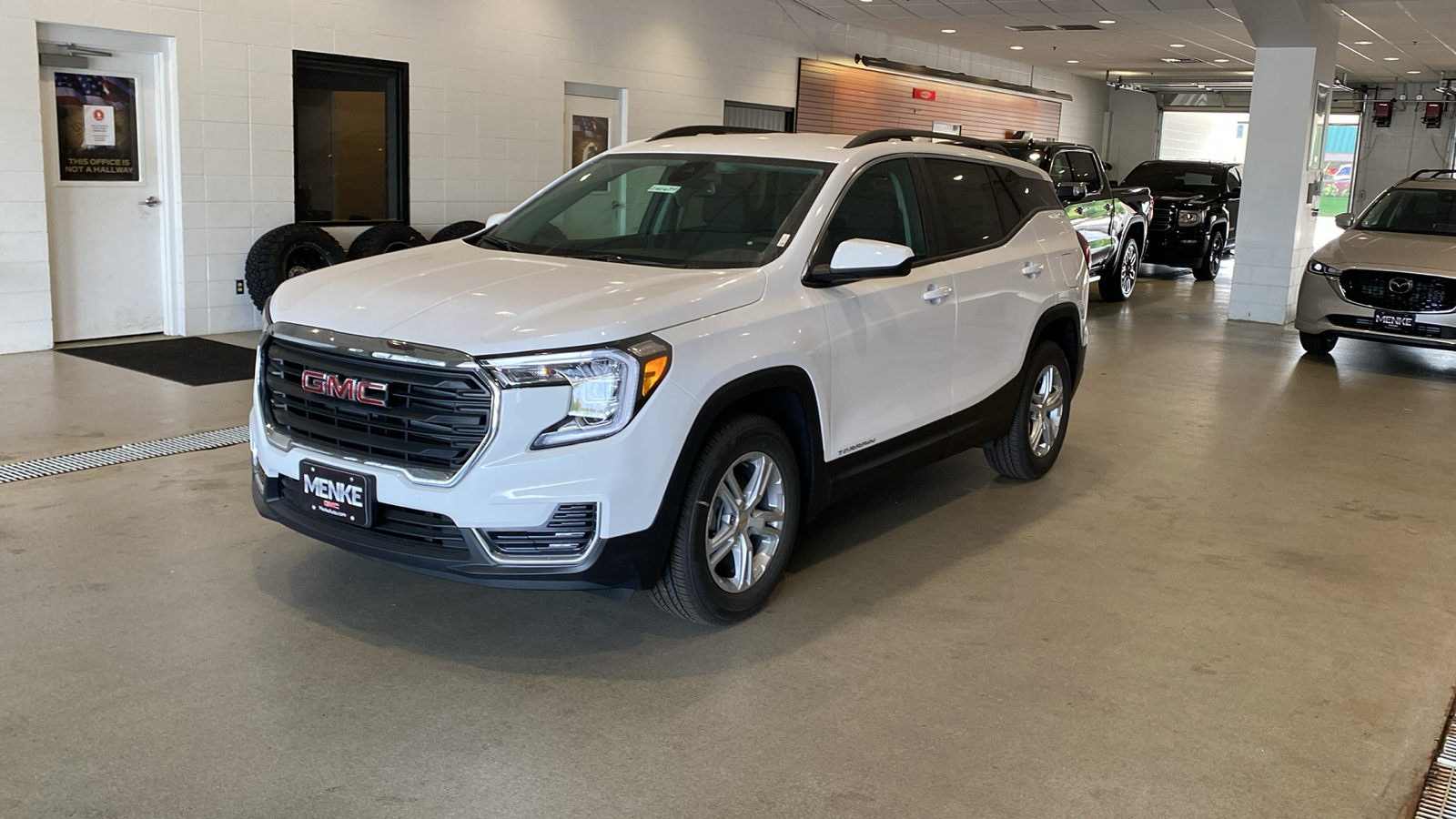 2024 GMC Terrain SLE 2