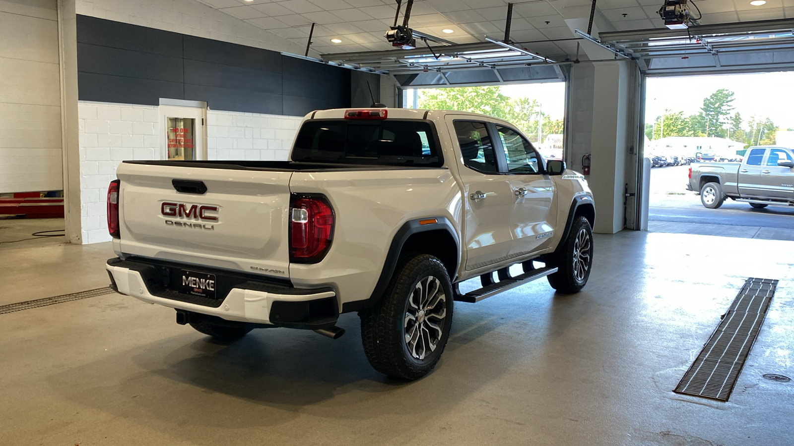 2024 GMC Canyon Denali 6