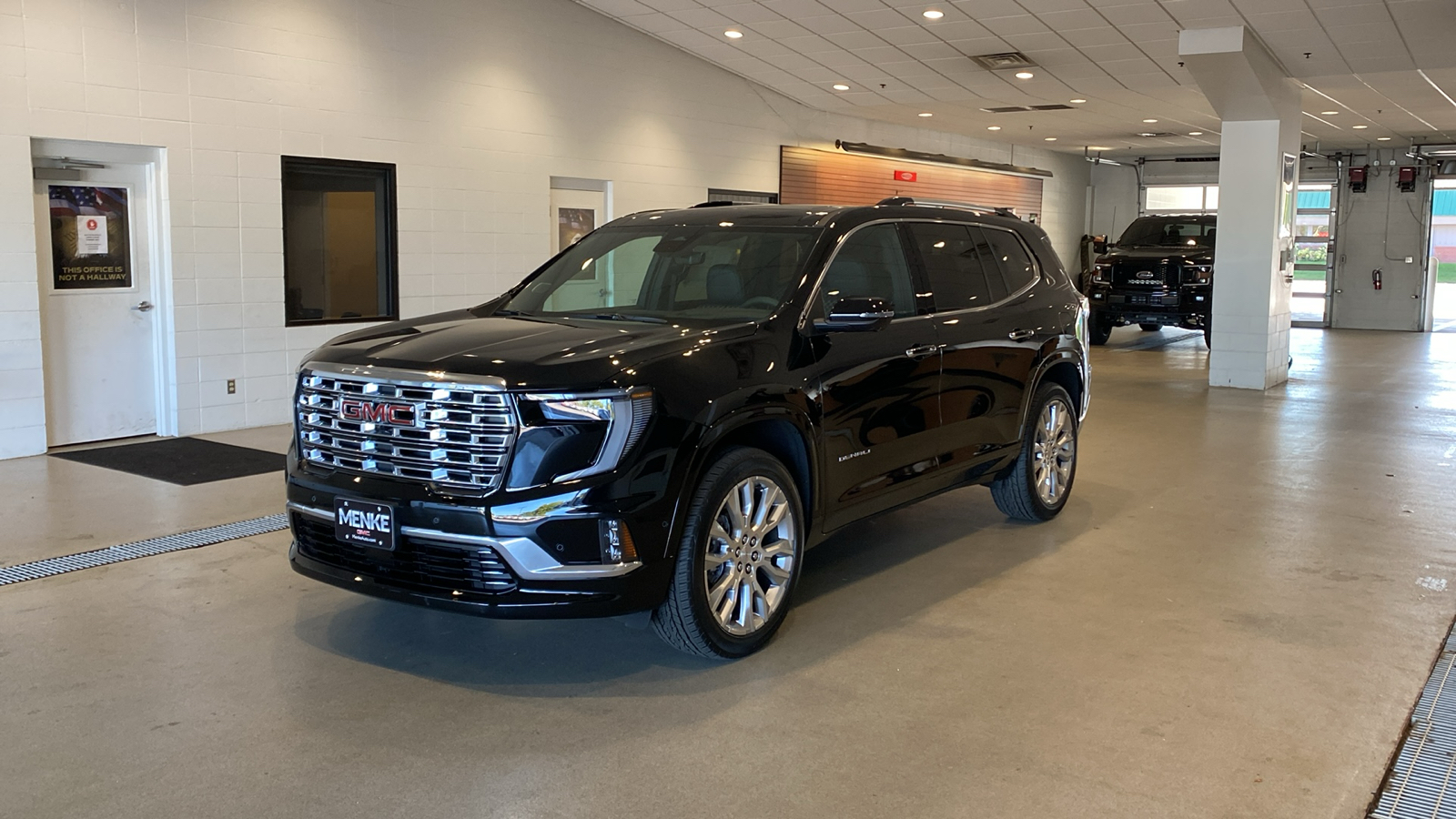 2024 GMC Acadia Denali 2