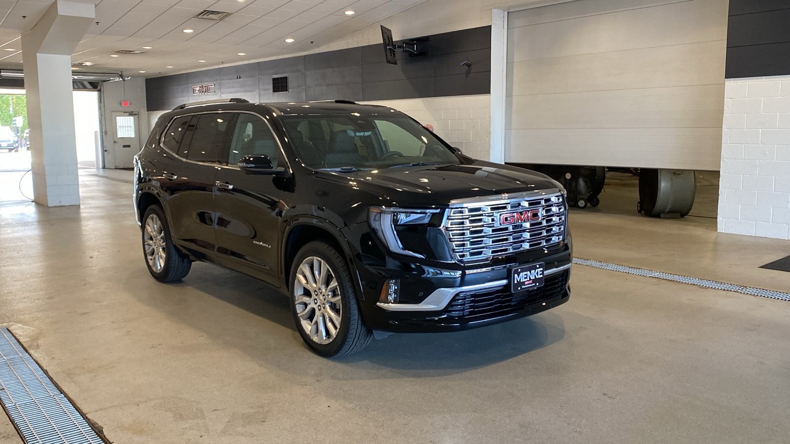 2024 GMC Acadia Denali 4