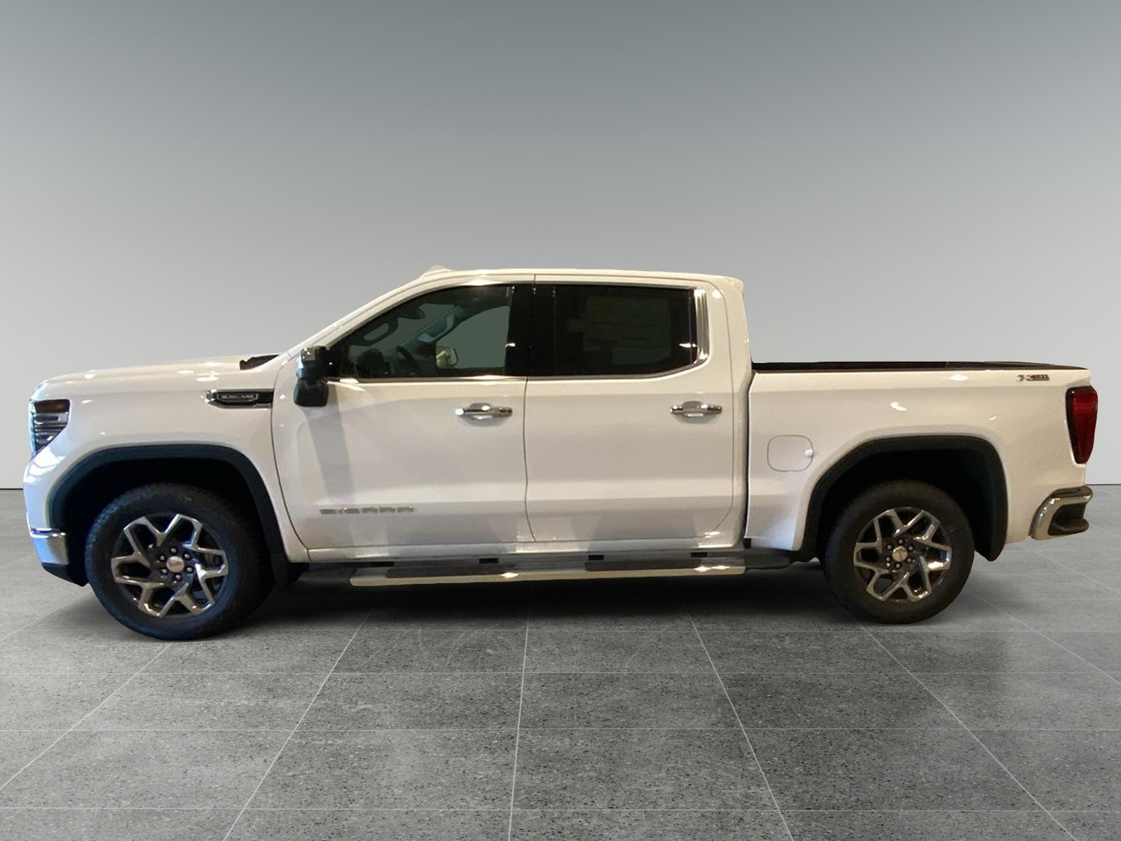 2024 GMC Sierra 1500 SLT 1