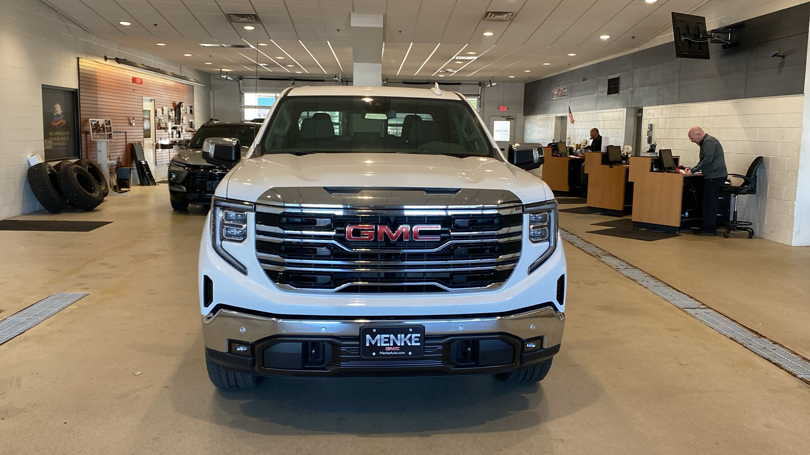 2024 GMC Sierra 1500 SLT 3