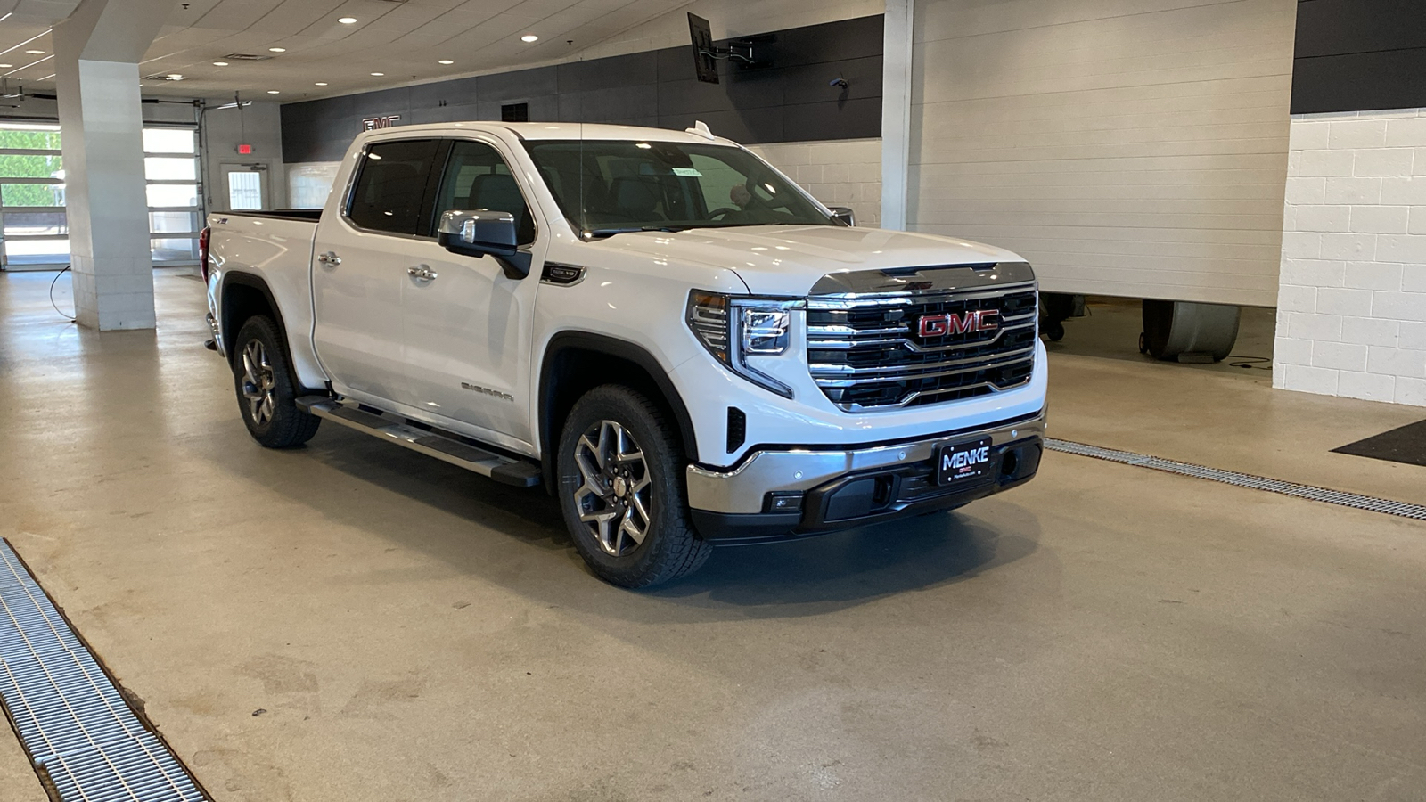 2024 GMC Sierra 1500 SLT 4