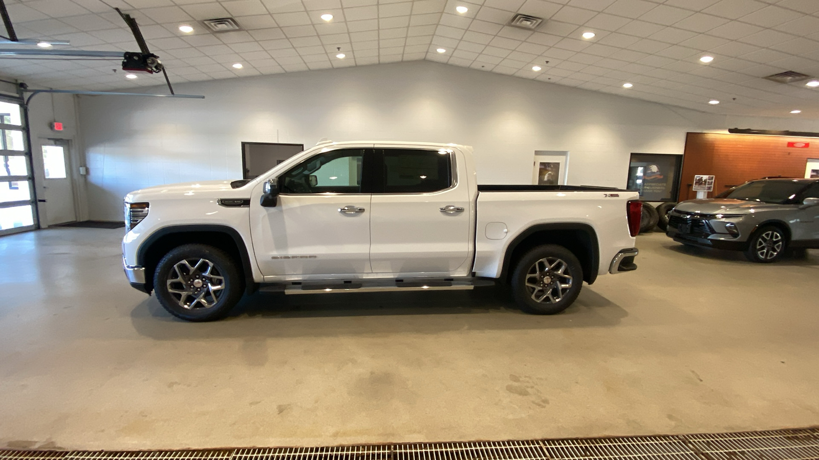 2024 GMC Sierra 1500 SLT 30