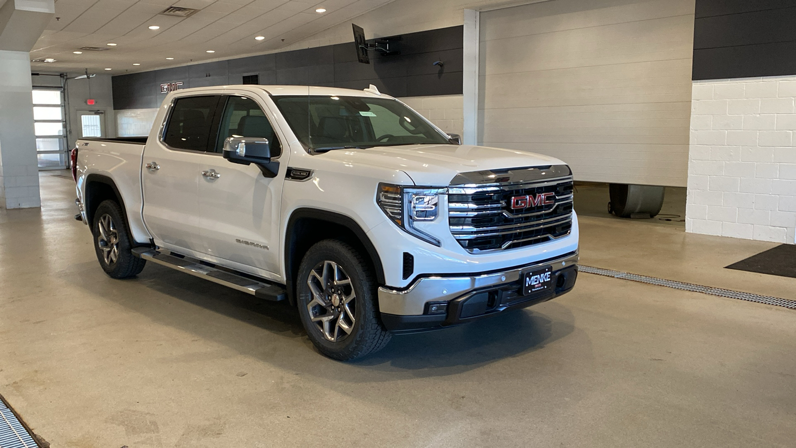 2024 GMC Sierra 1500 SLT 33