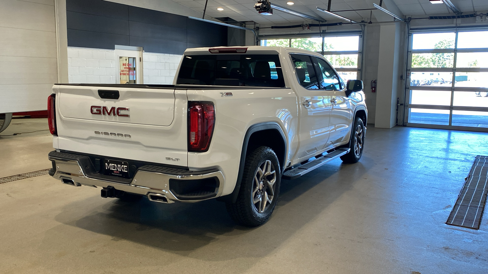 2024 GMC Sierra 1500 SLT 35