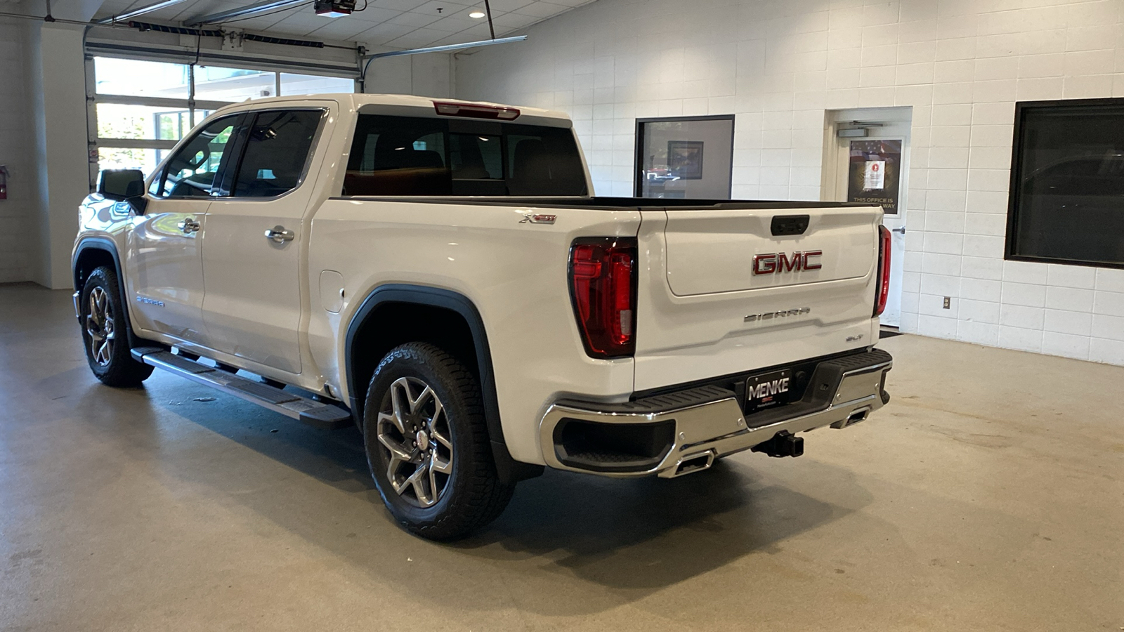 2024 GMC Sierra 1500 SLT 37