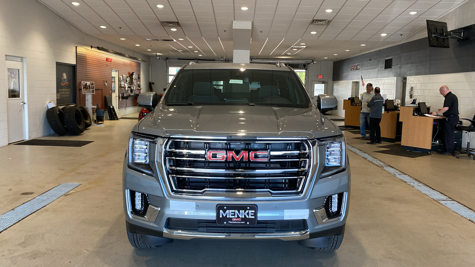 2024 GMC Yukon SLT 3