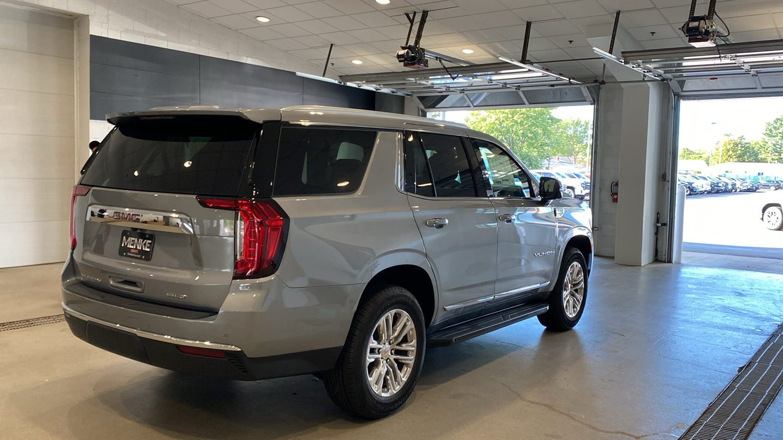 2024 GMC Yukon SLT 6