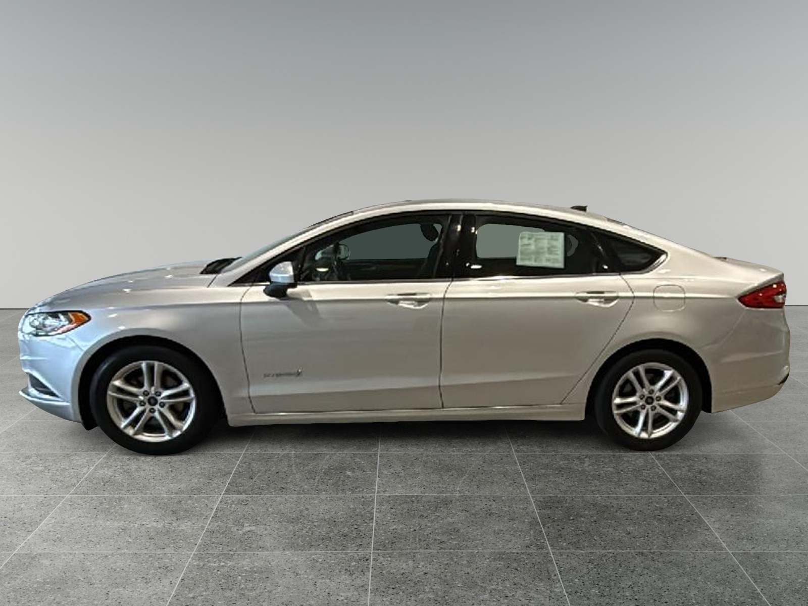 2018 Ford Fusion Hybrid SE 1