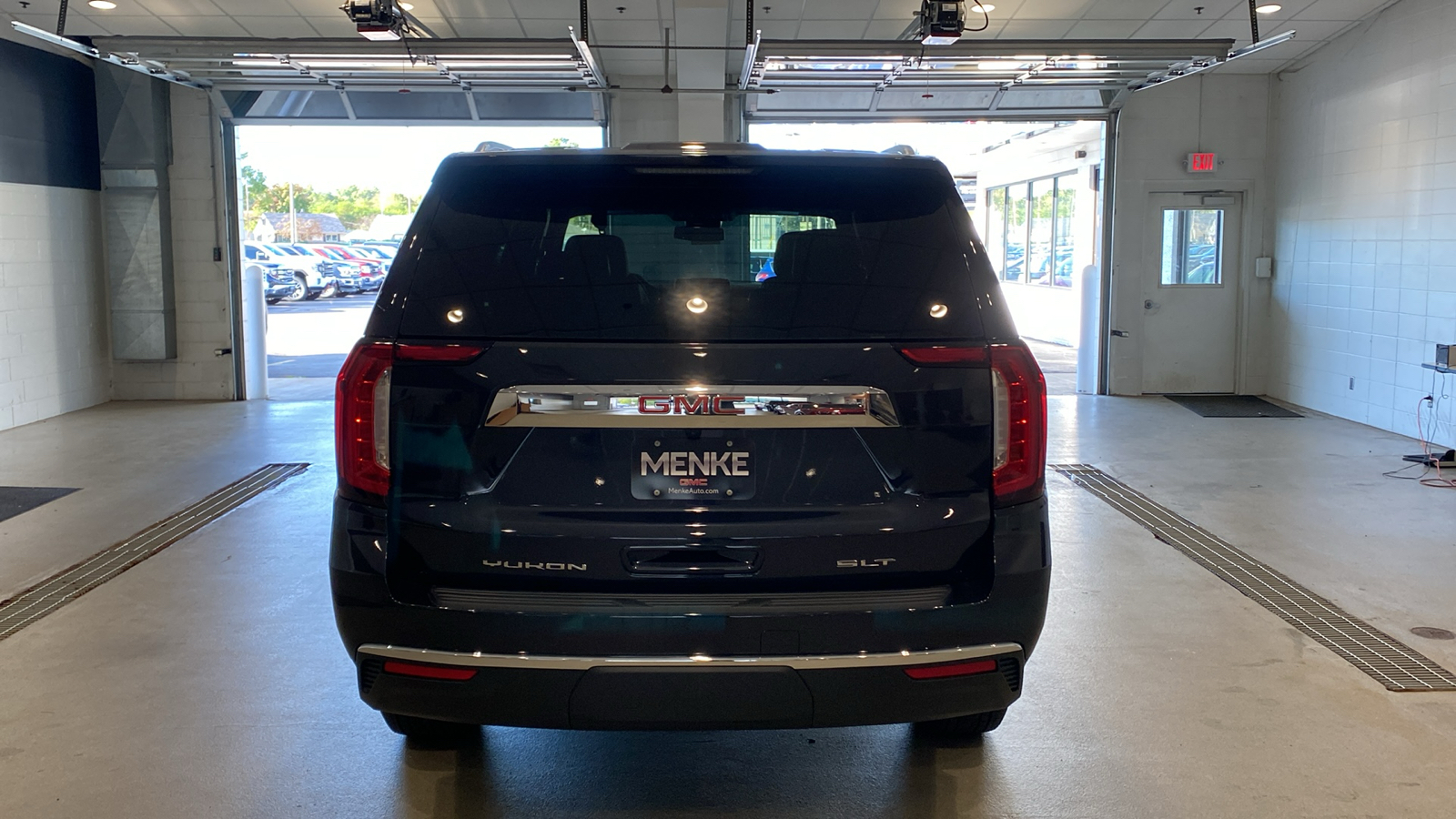 2024 GMC Yukon SLT 7