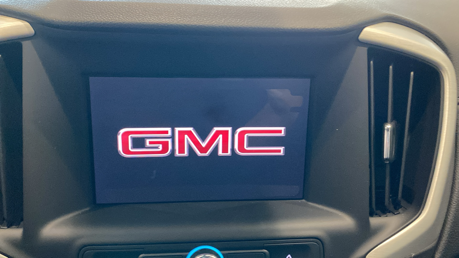 2024 GMC Terrain SLE 26