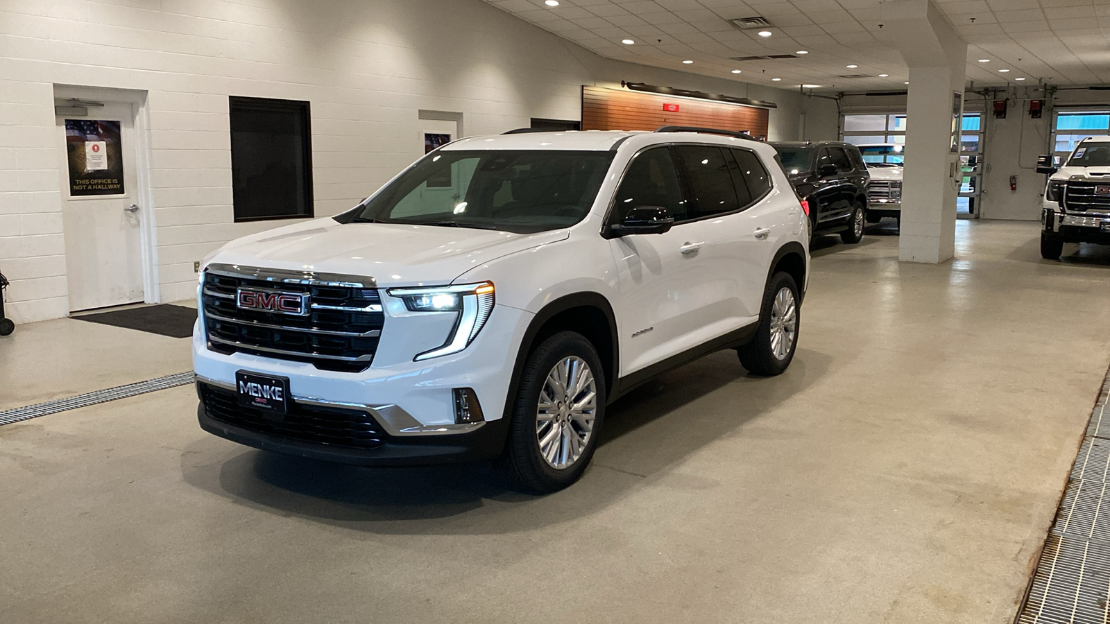 2024 GMC Acadia Elevation 2