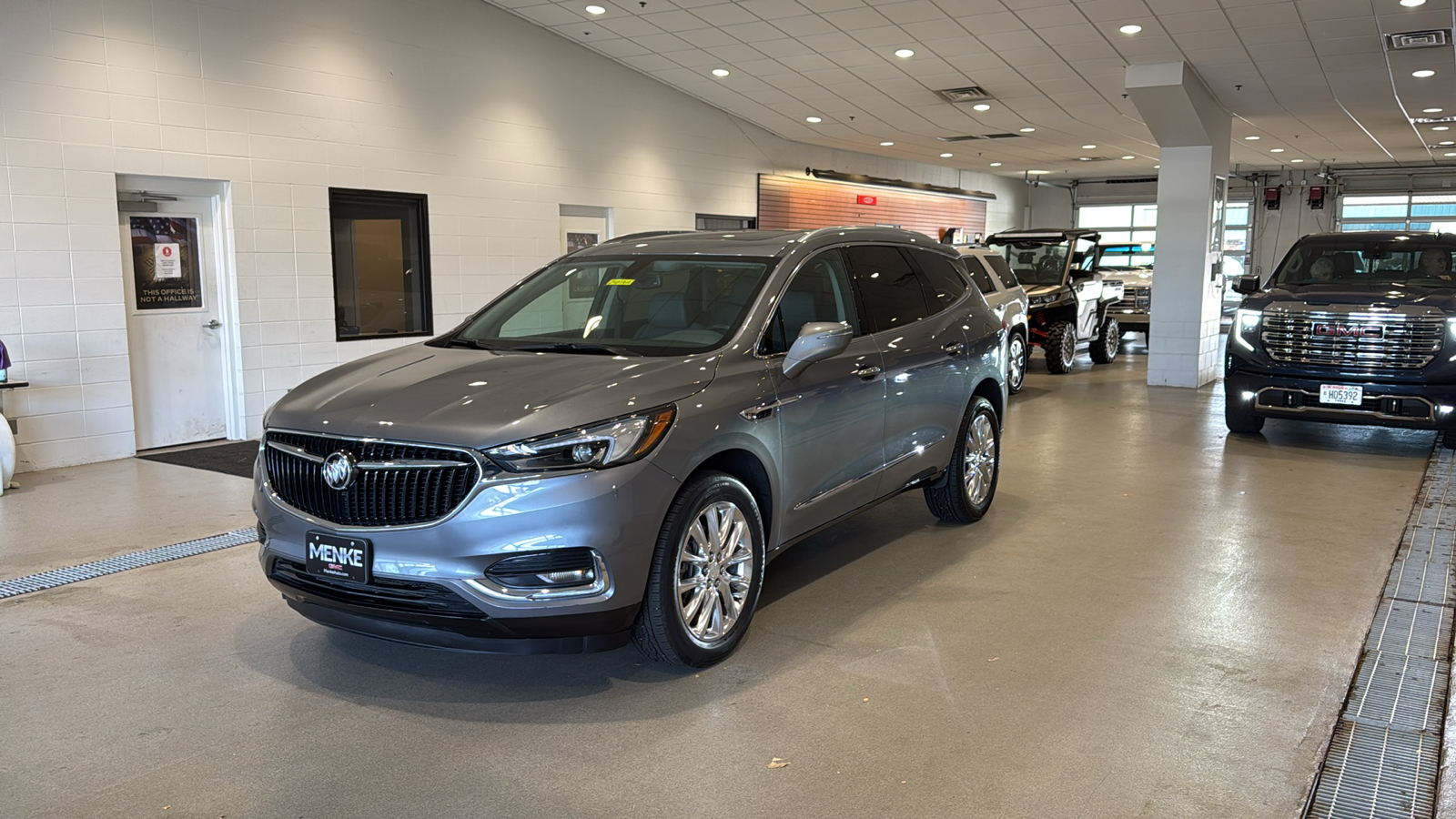 2020 Buick Enclave Essence 2