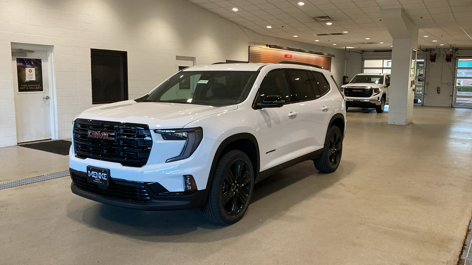 2024 GMC Acadia Elevation 2