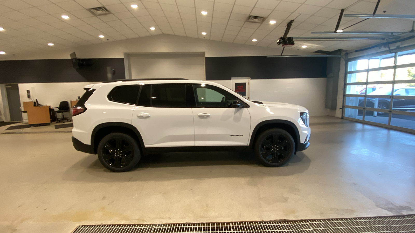 2024 GMC Acadia Elevation 5