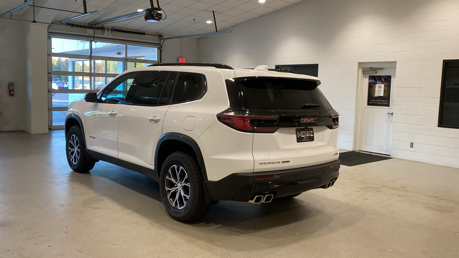 2024 GMC Acadia AT4 8