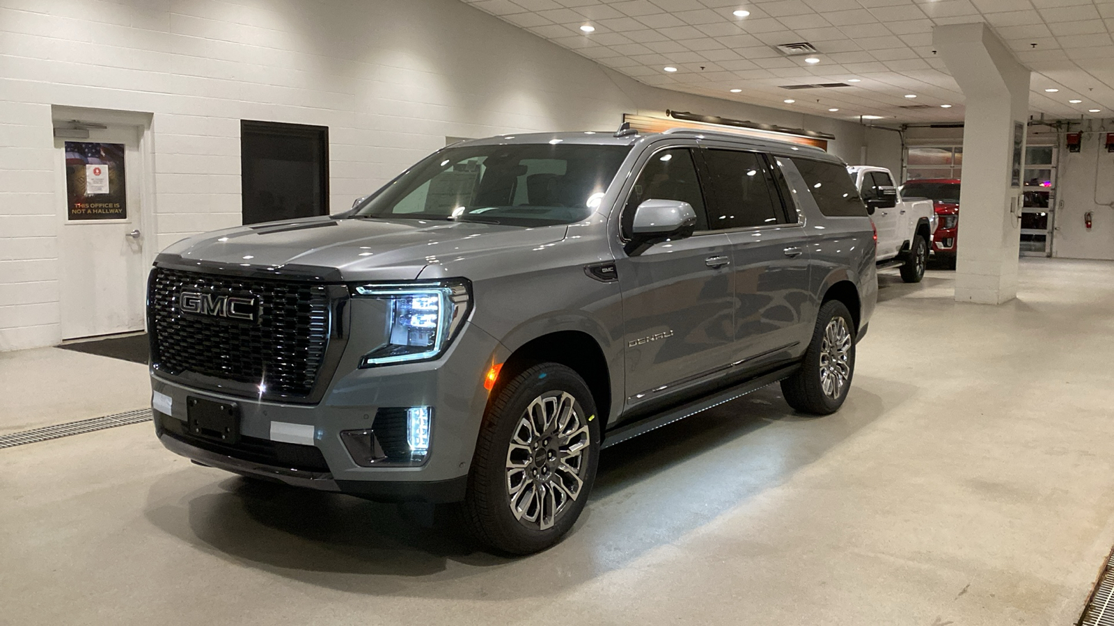 2024 GMC Yukon XL Denali Ultimate 2