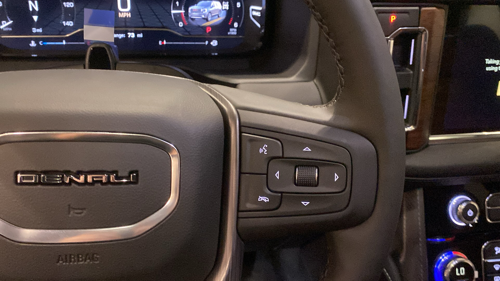 2024 GMC Yukon XL Denali Ultimate 33