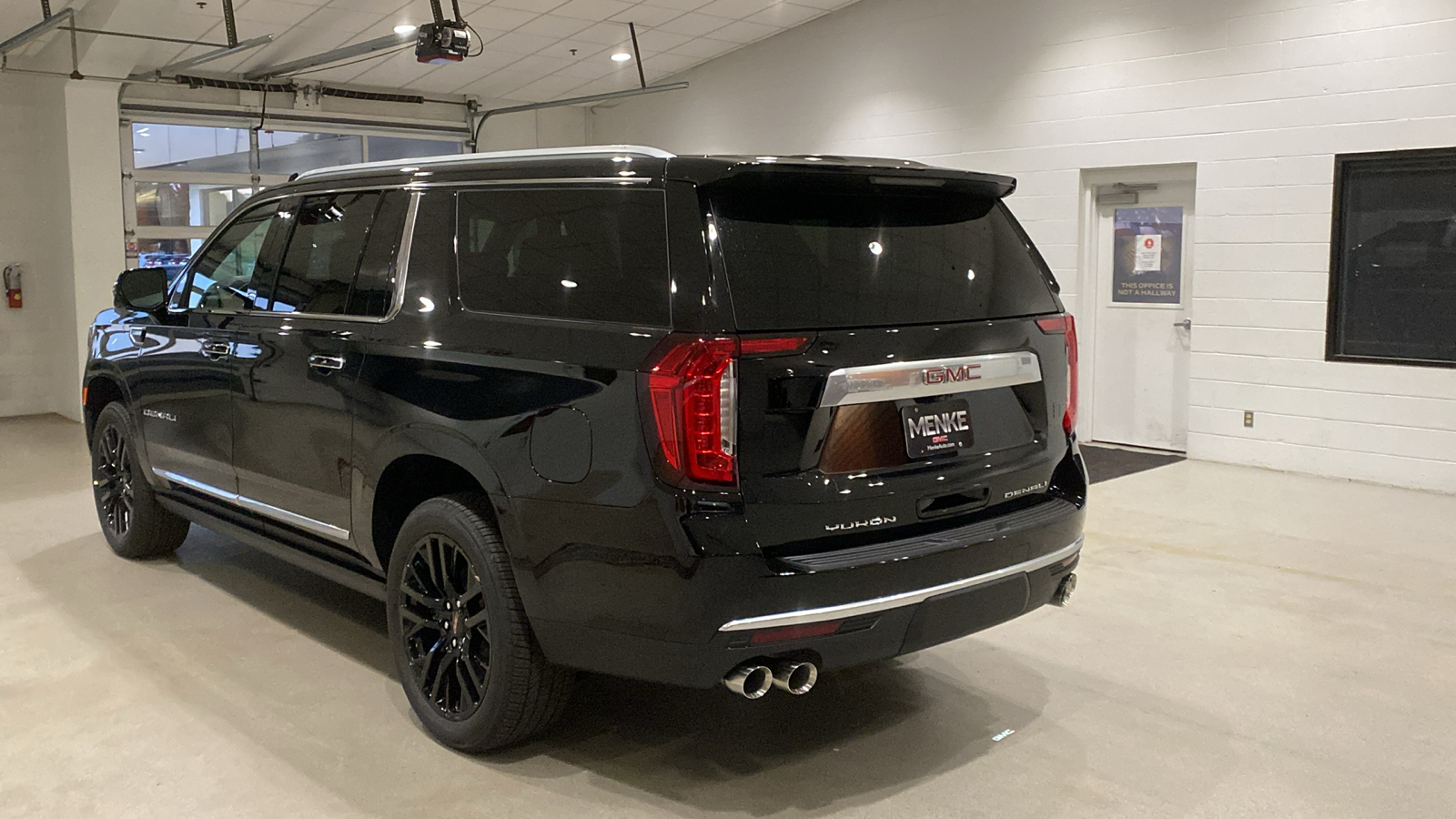 2024 GMC Yukon XL Denali 8