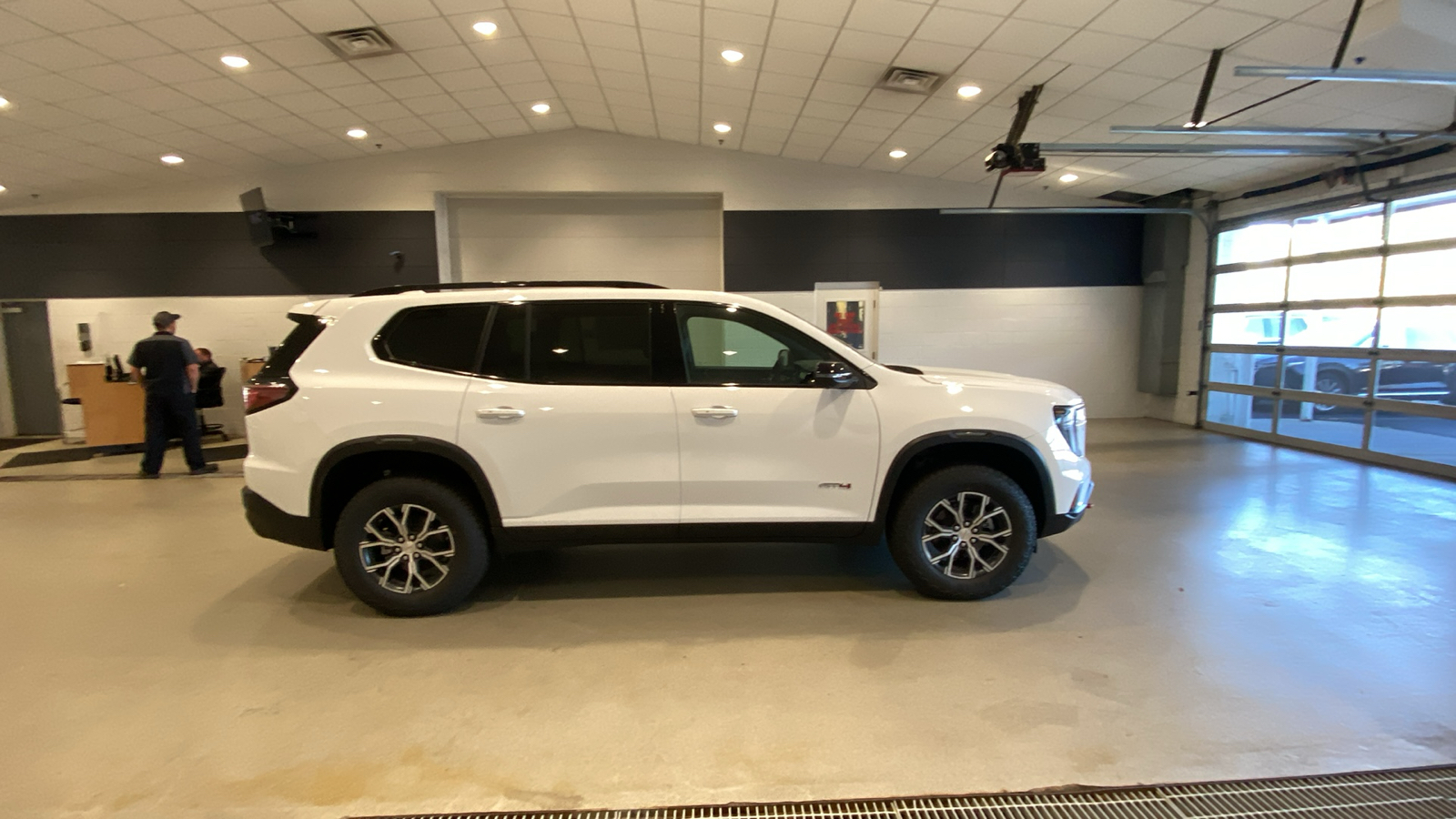 2024 GMC Acadia AT4 5