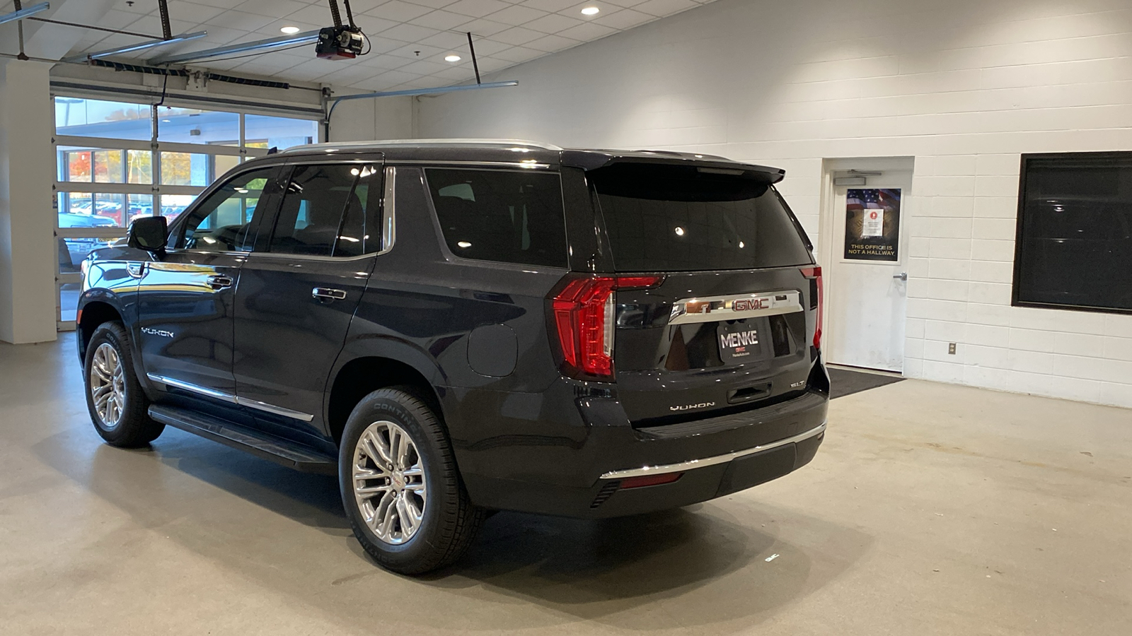 2024 GMC Yukon SLT 8