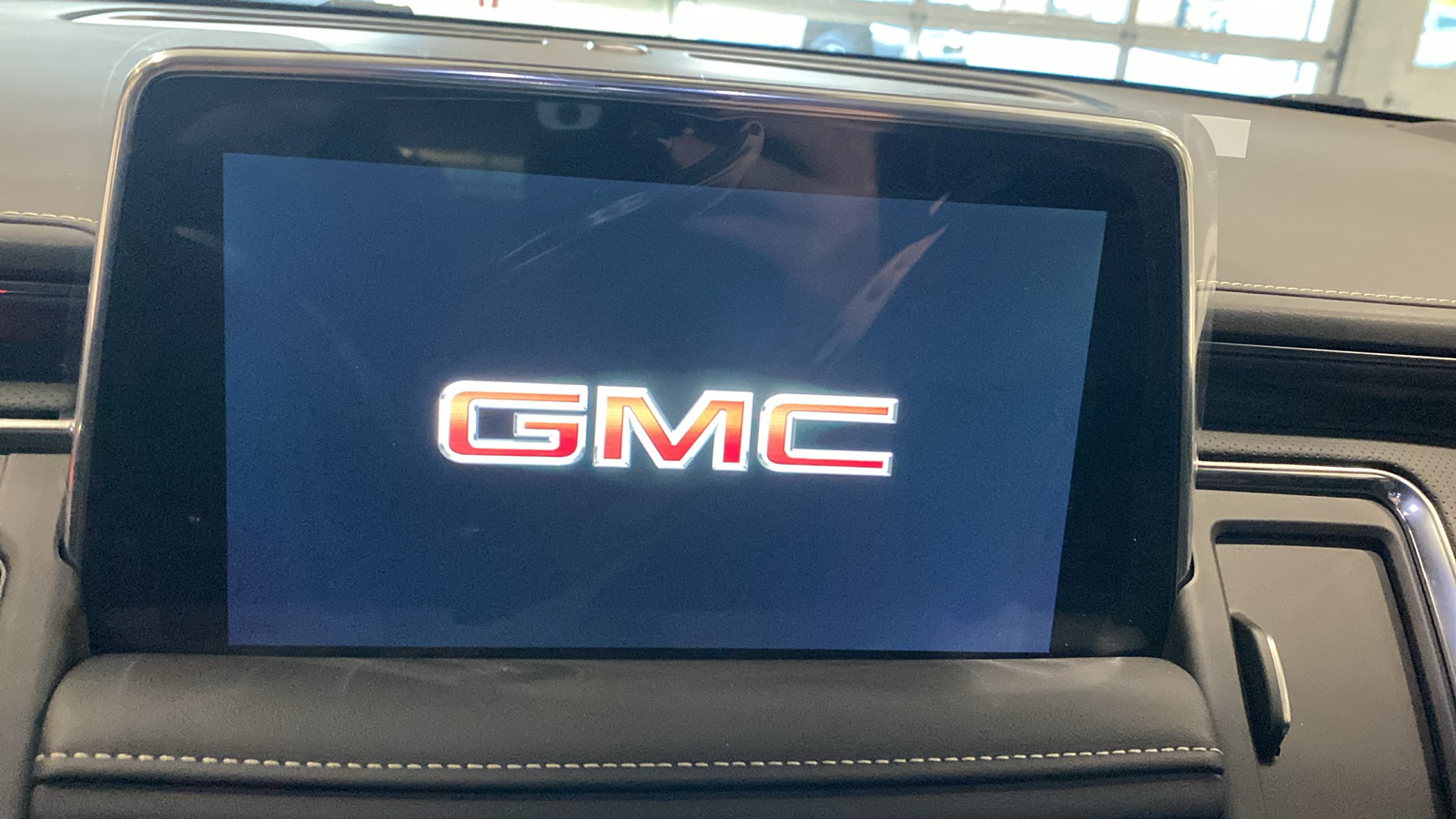 2024 GMC Yukon SLT 26