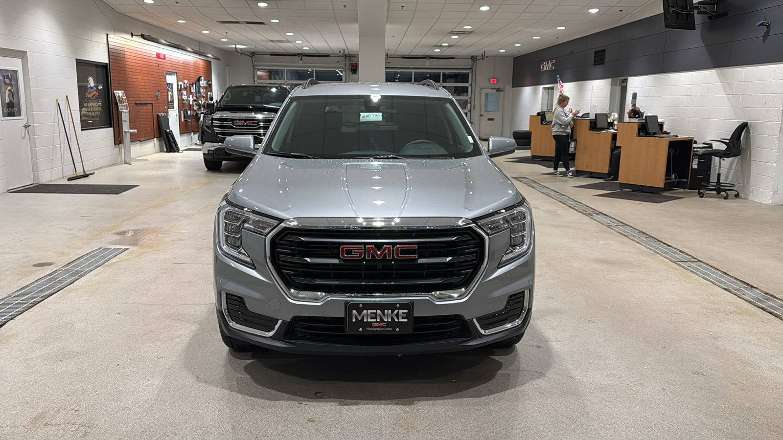 2024 GMC Terrain SLE 3