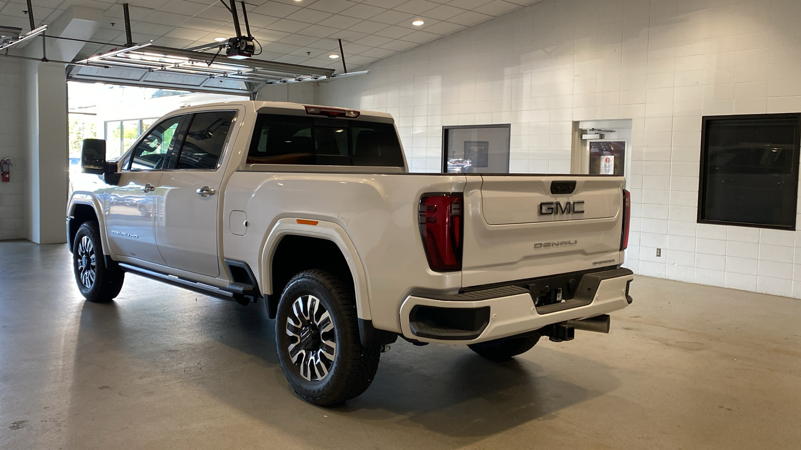 2025 GMC Sierra 3500HD Denali Ultimate 8