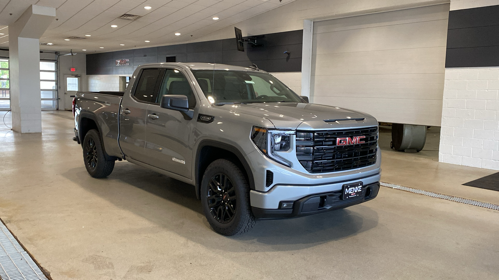 2025 GMC Sierra 1500 Elevation 4