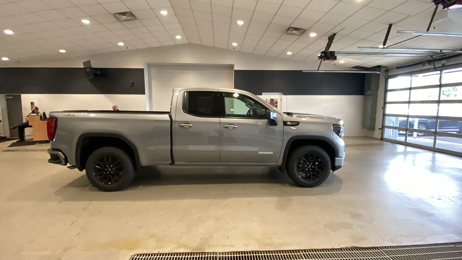 2025 GMC Sierra 1500 Elevation 5