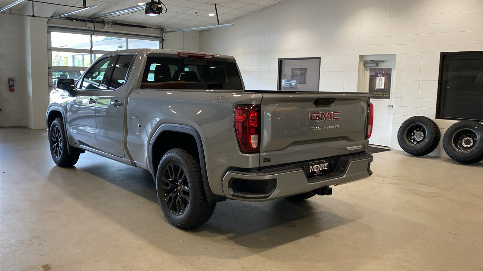 2025 GMC Sierra 1500 Elevation 8