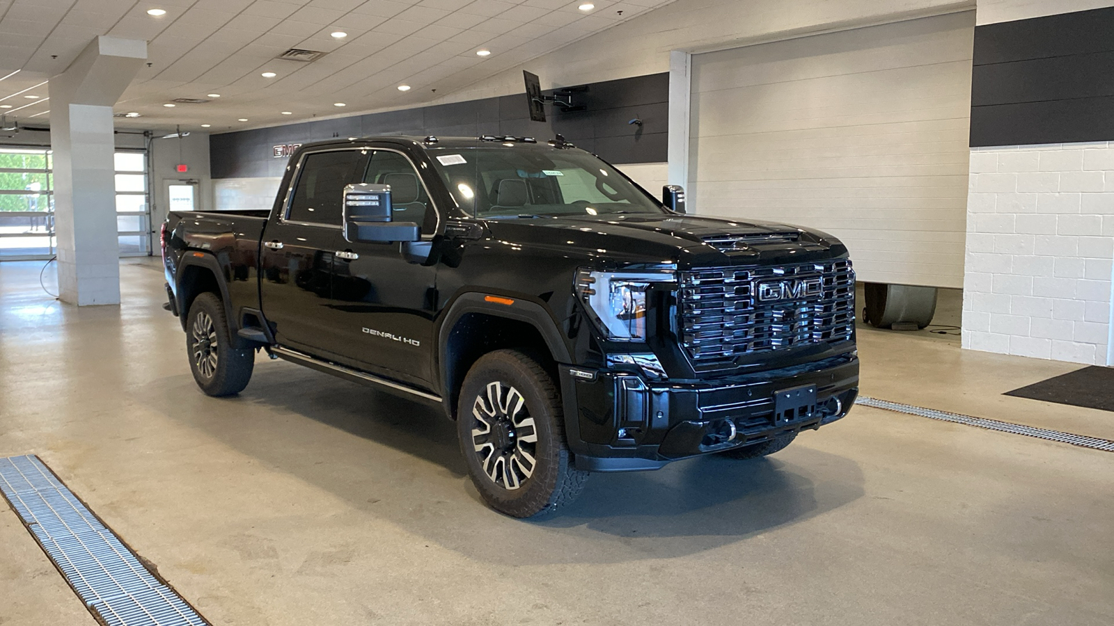 2025 GMC Sierra 3500HD Denali Ultimate 4