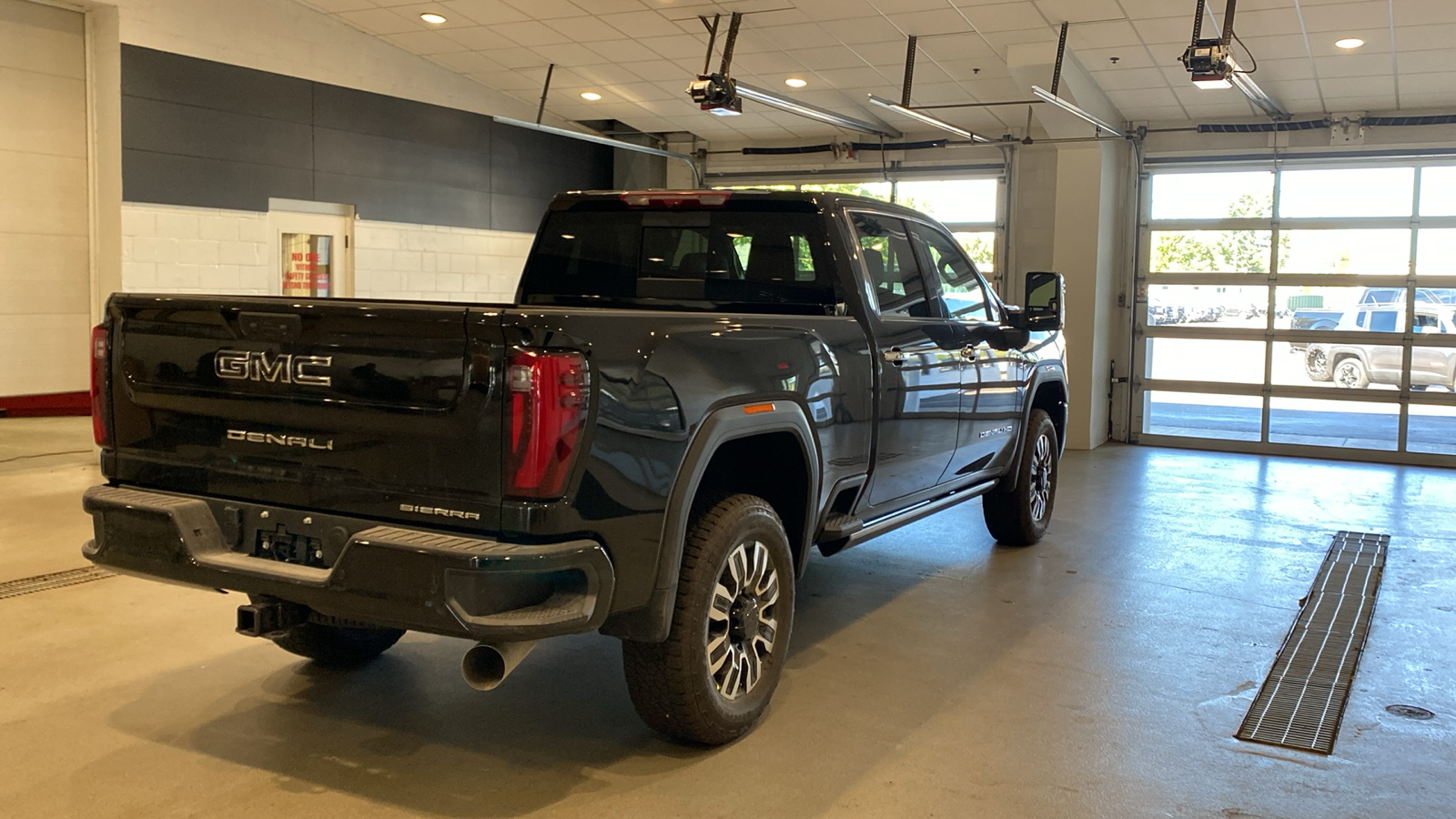 2025 GMC Sierra 3500HD Denali Ultimate 6