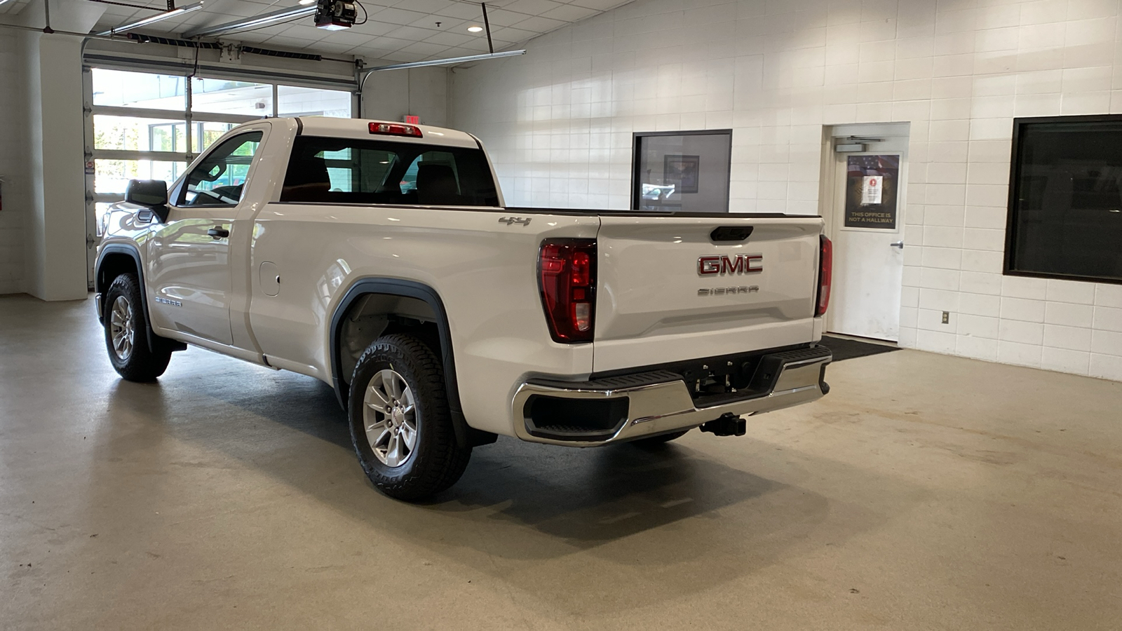 2025 GMC Sierra 1500 Pro 8